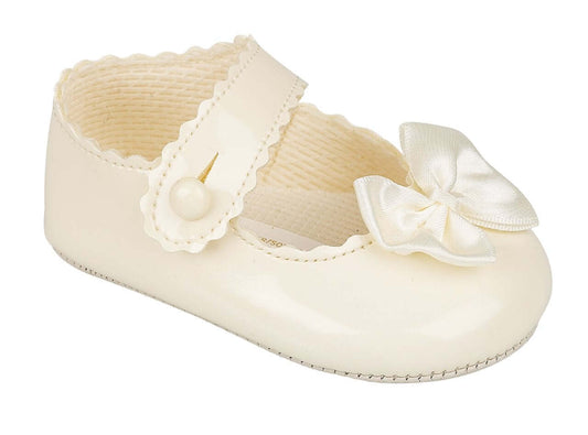 Baby Girls Pram Shoes With Satin Bow
